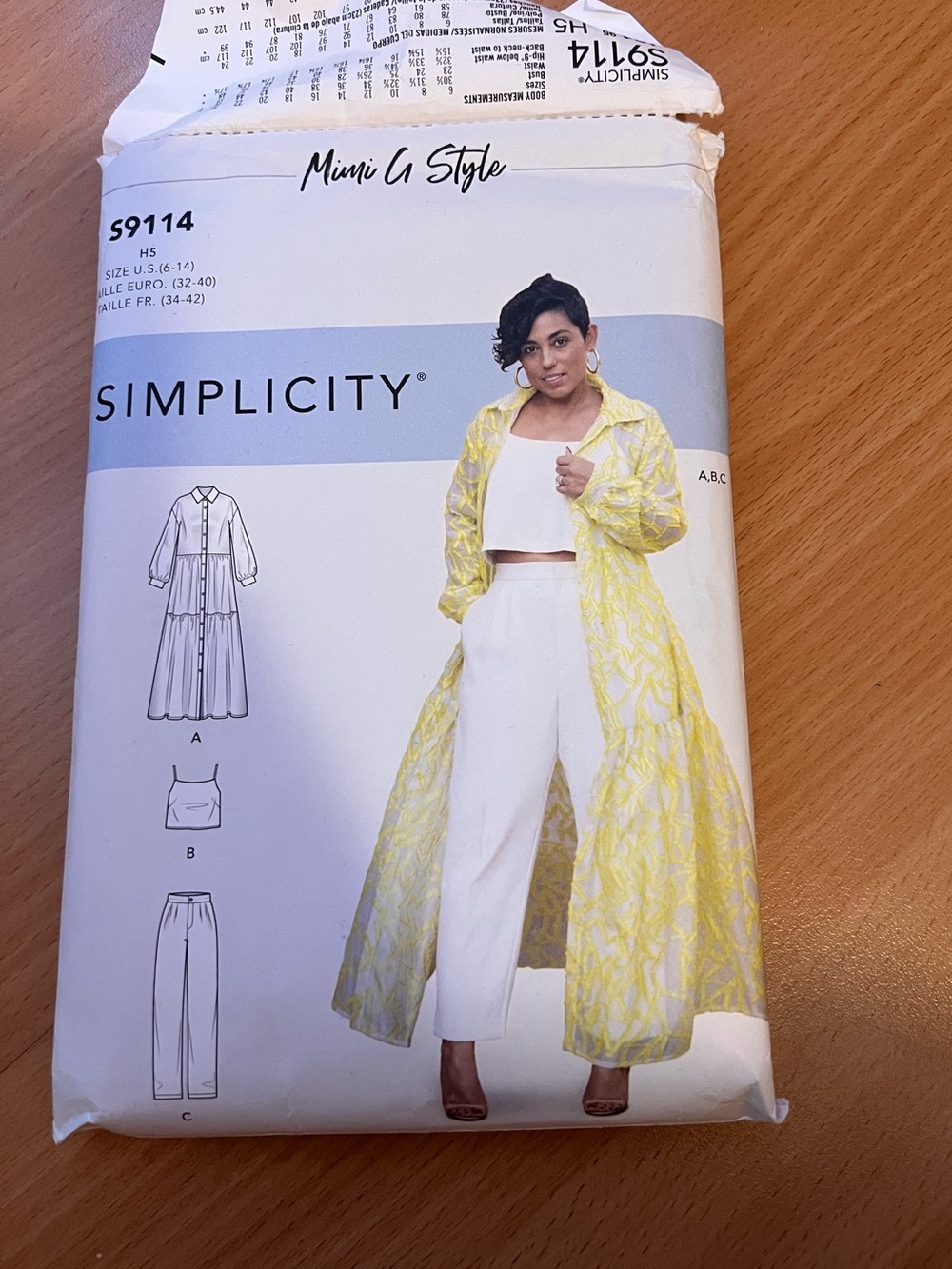Simplicity White and Cream Sewing Pattern S9114 - Dress, Top & Pants